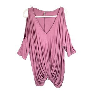 Cold Shoulder Top Plus 2/2X Pink V-neck Stretchy Blouse Short Sleeve Twisted Hem